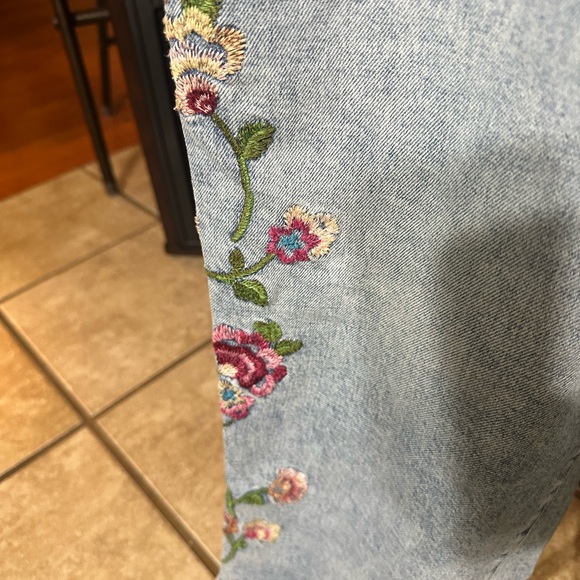 Floral Embroidered Light Blue Jeans - Picture 3 of 5